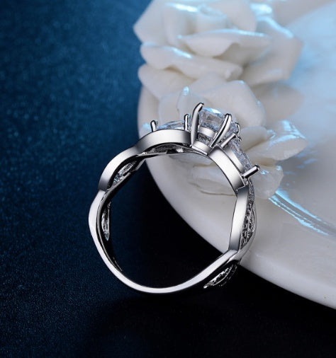 Elegant Zircon Ring for Women – Luxury Crystal Jewelry